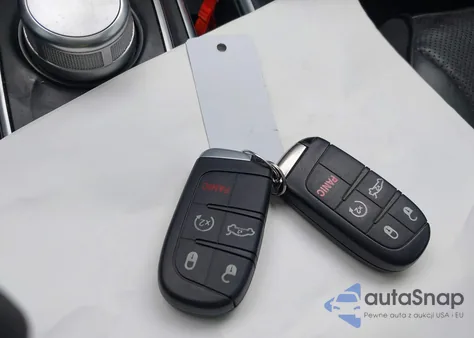 2017 Chrysler 300 C z USA, uszkodzony, nr VIN 2C3CCAEG2HH512323